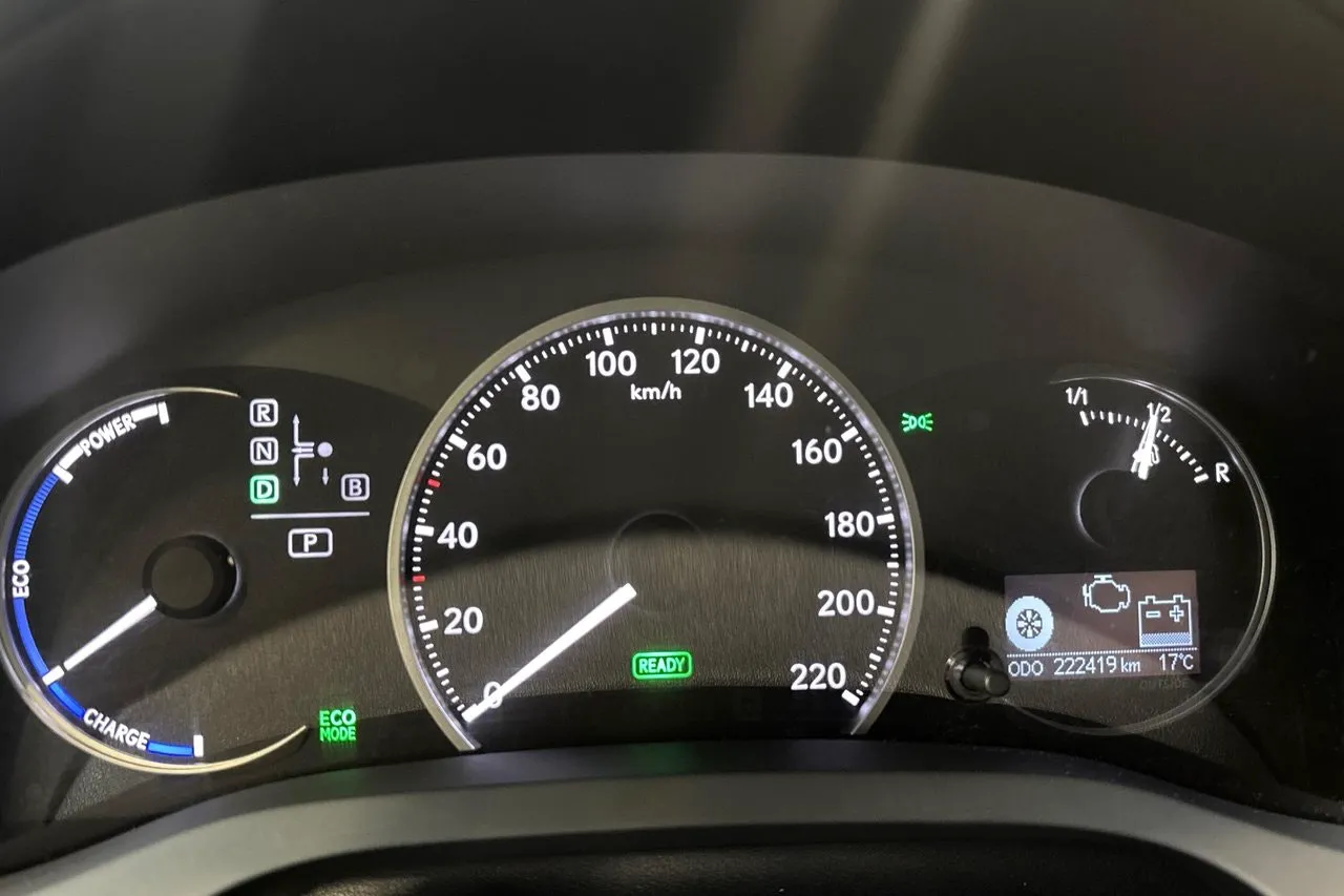 Vehicle image 16