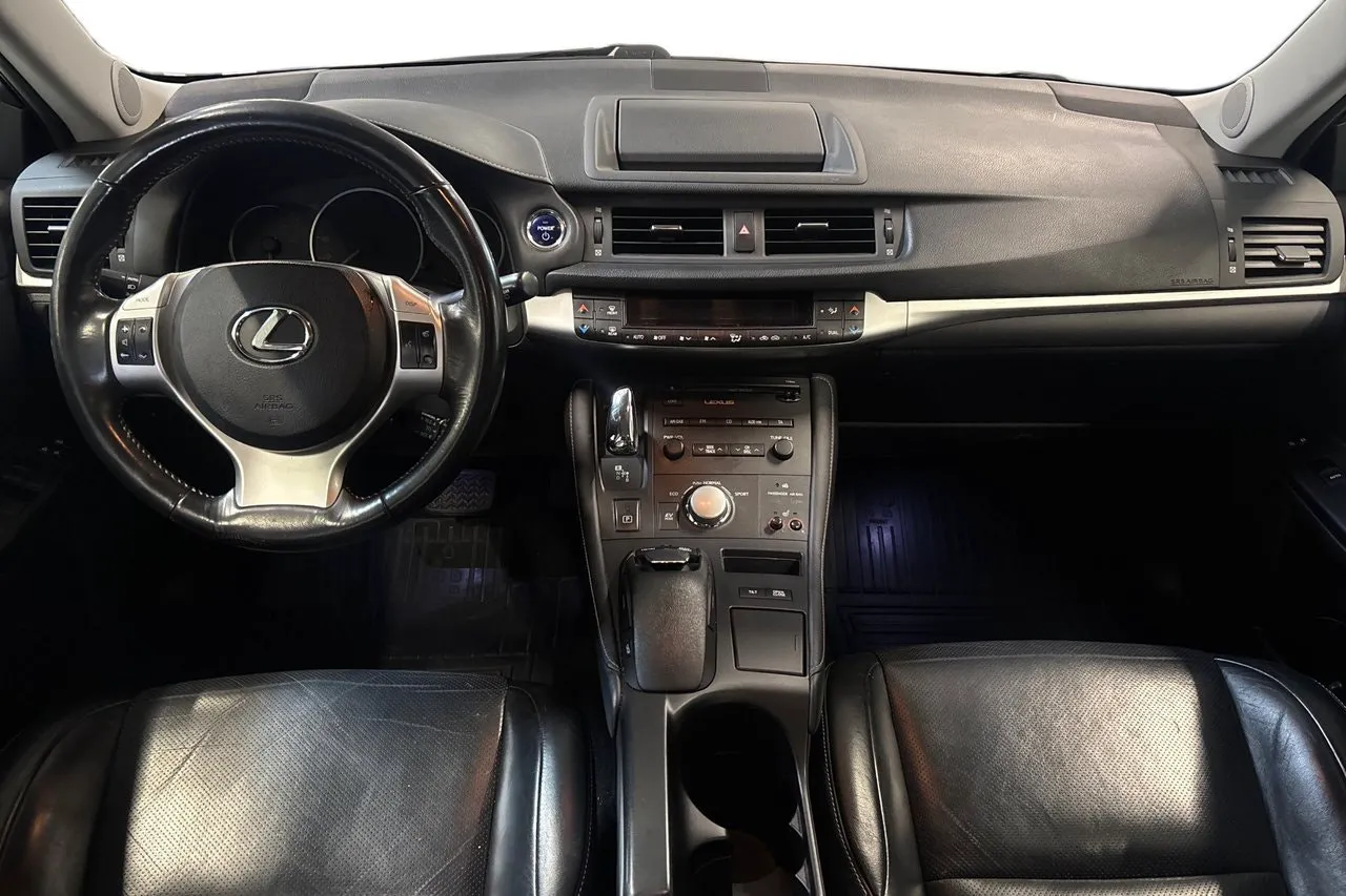 Vehicle image 11