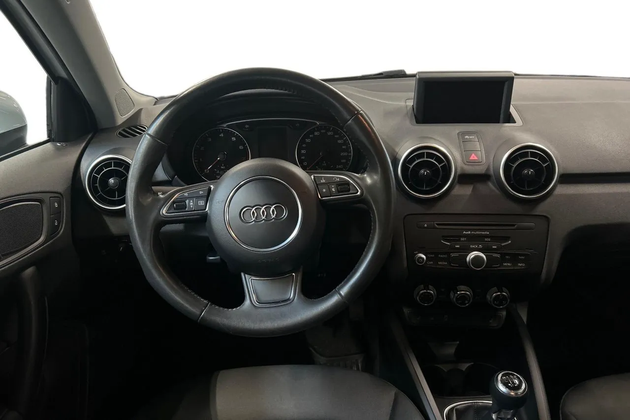 Vehicle image 15