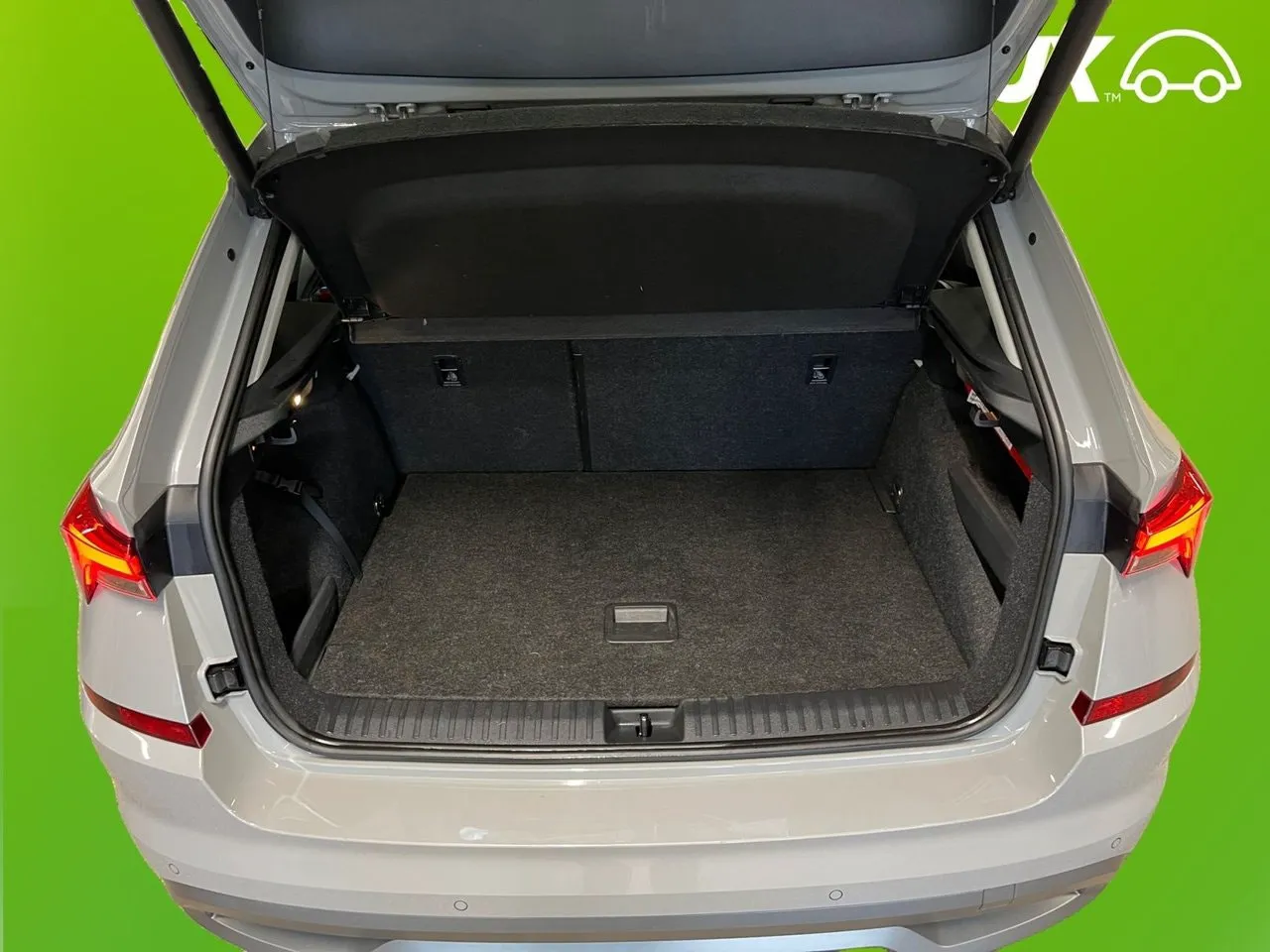 Vehicle image 14