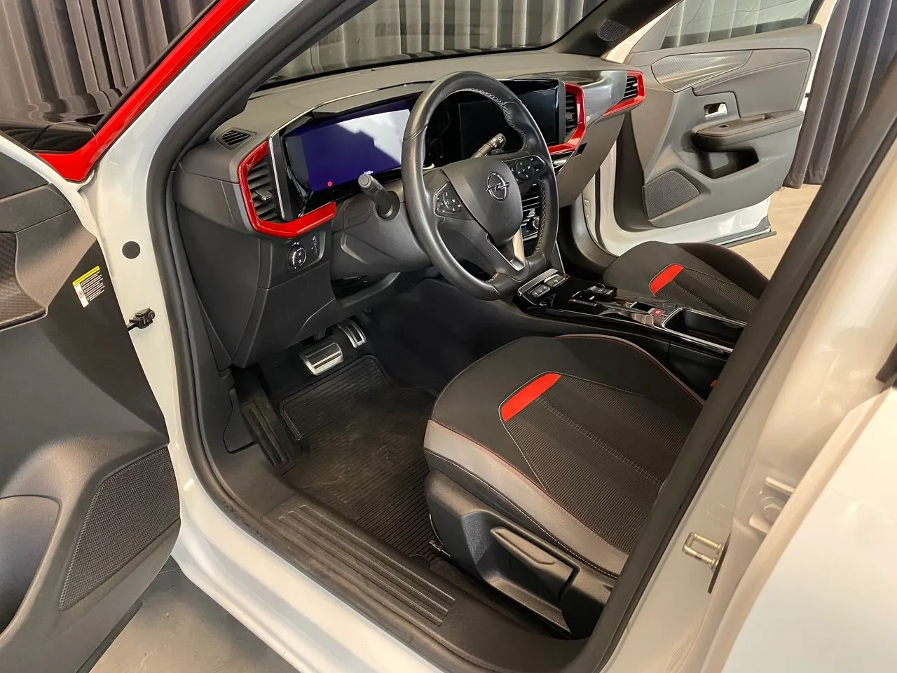 Vehicle image 22