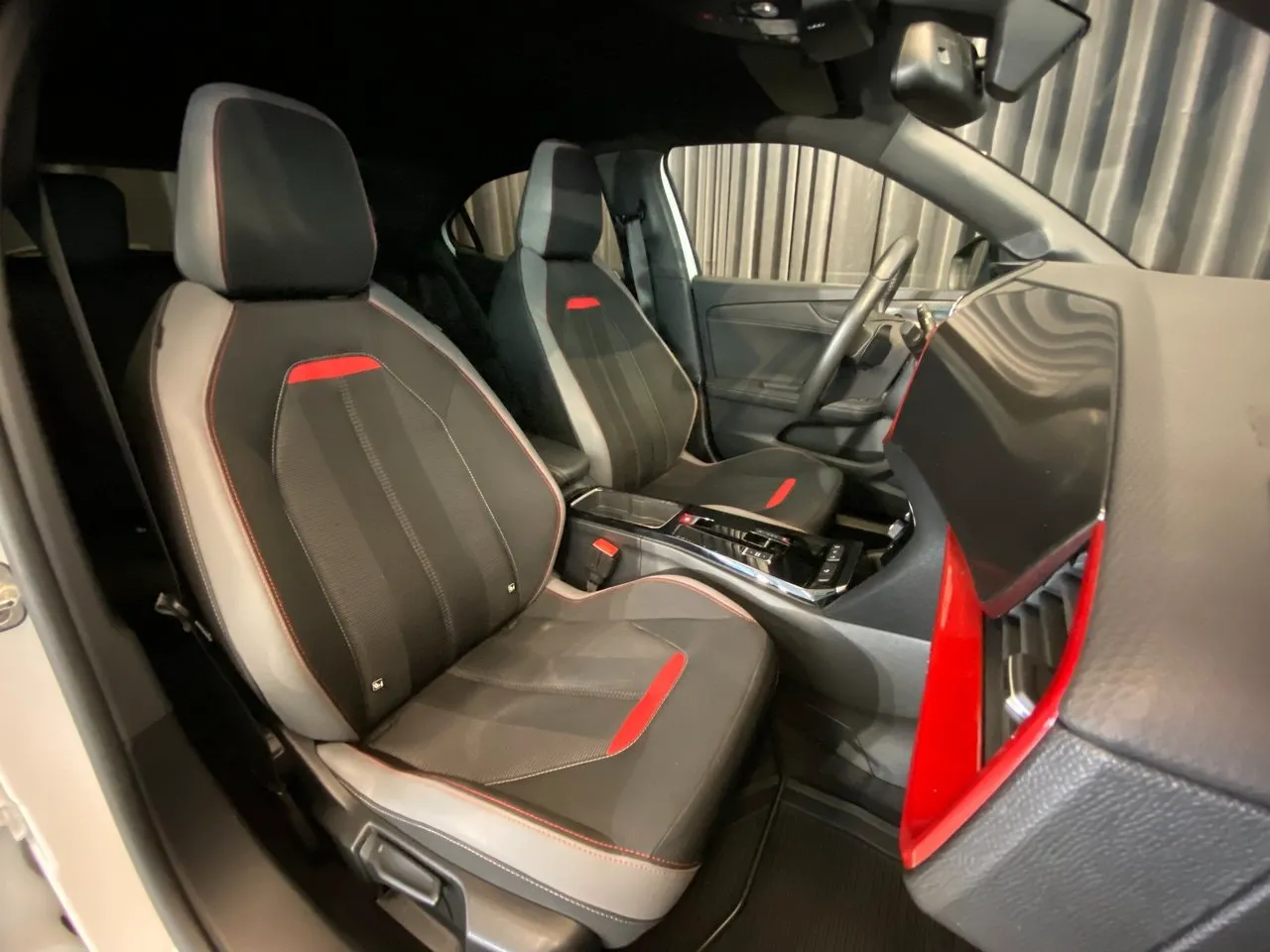 Vehicle image 20