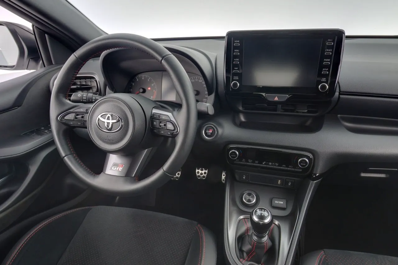 Vehicle image 14
