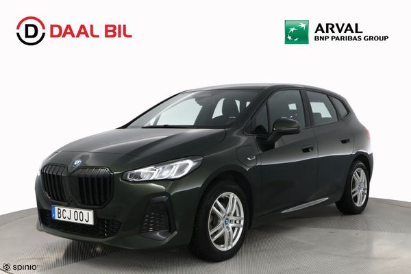BMW 225 e XDRIVE TOURER 16,3kWh 245HK M-SPORT B-KAMERA NAVI VÄRM - 2023
