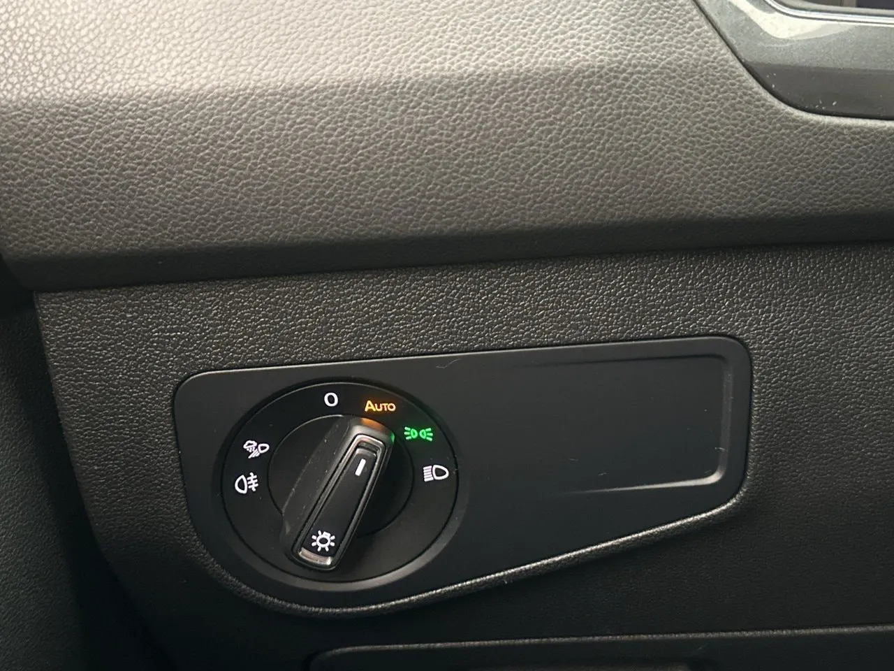 Vehicle image 29
