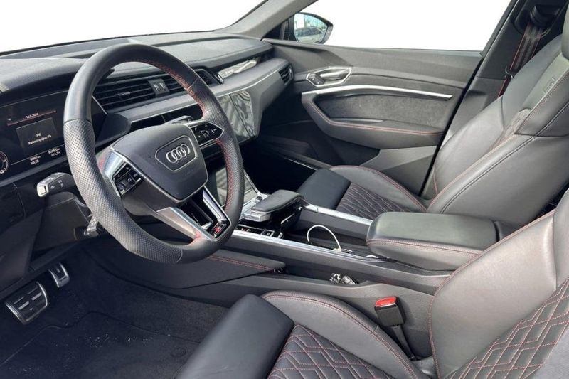 Audi SQ8 bild 7