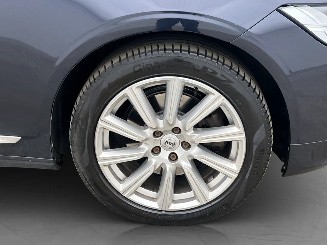 Vehicle image 35