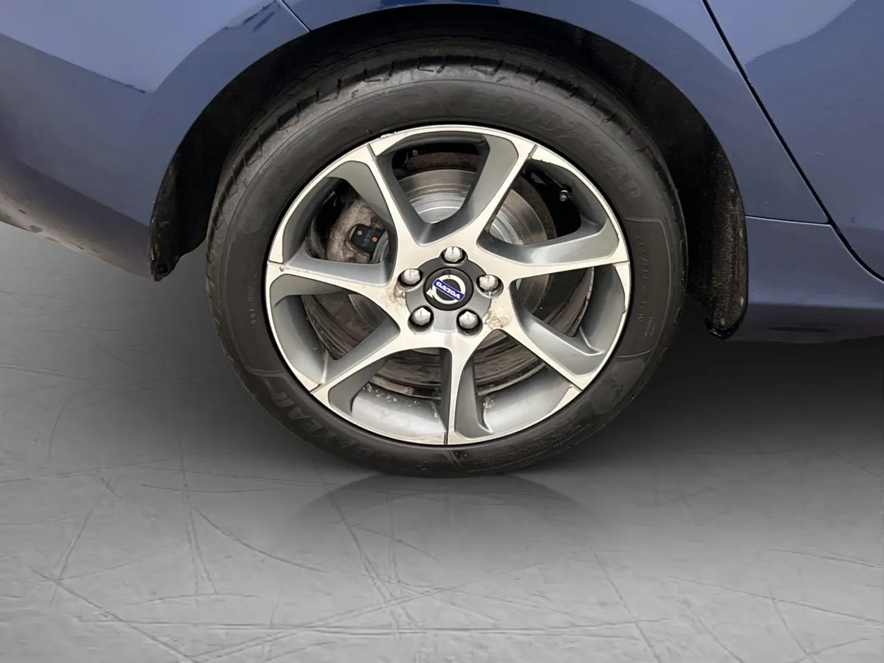 Vehicle image 25