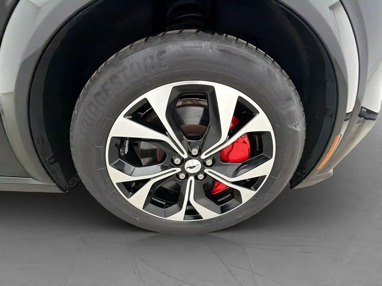 Vehicle image 32