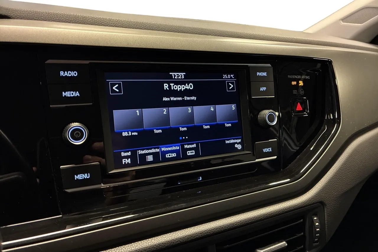 Vehicle image 18
