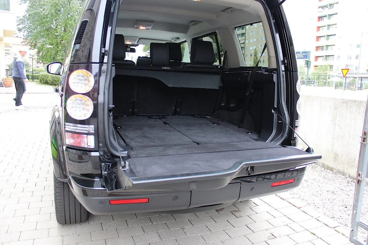 Vehicle image 16