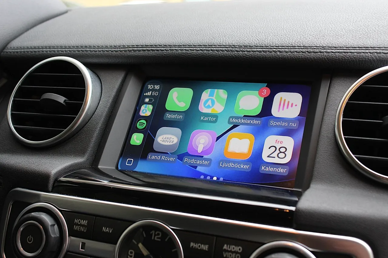 Vehicle image 5