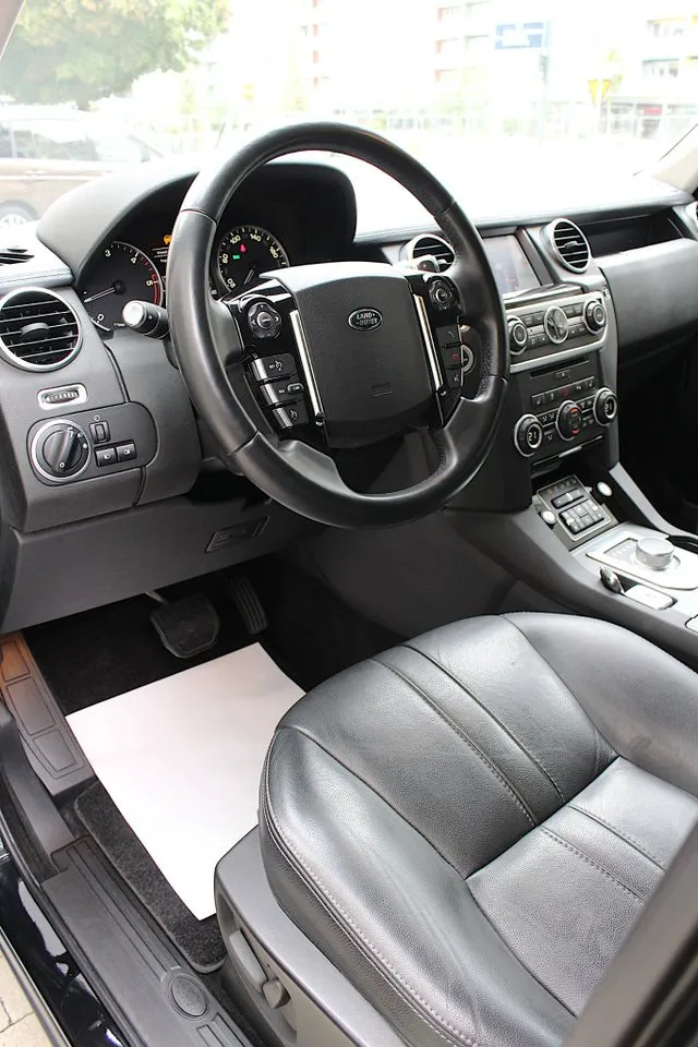 Vehicle image 30