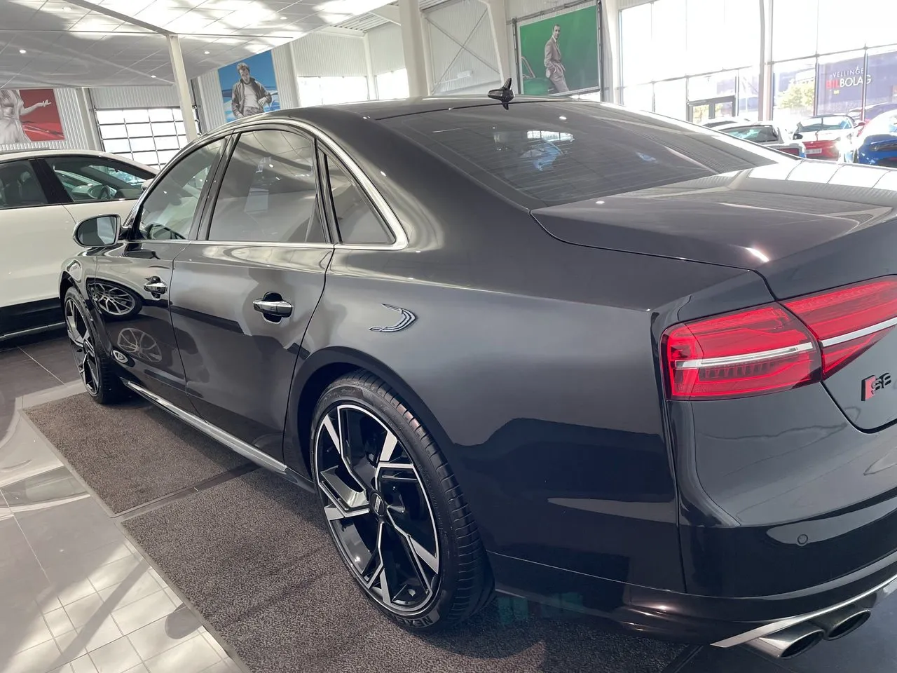 Vehicle image 7