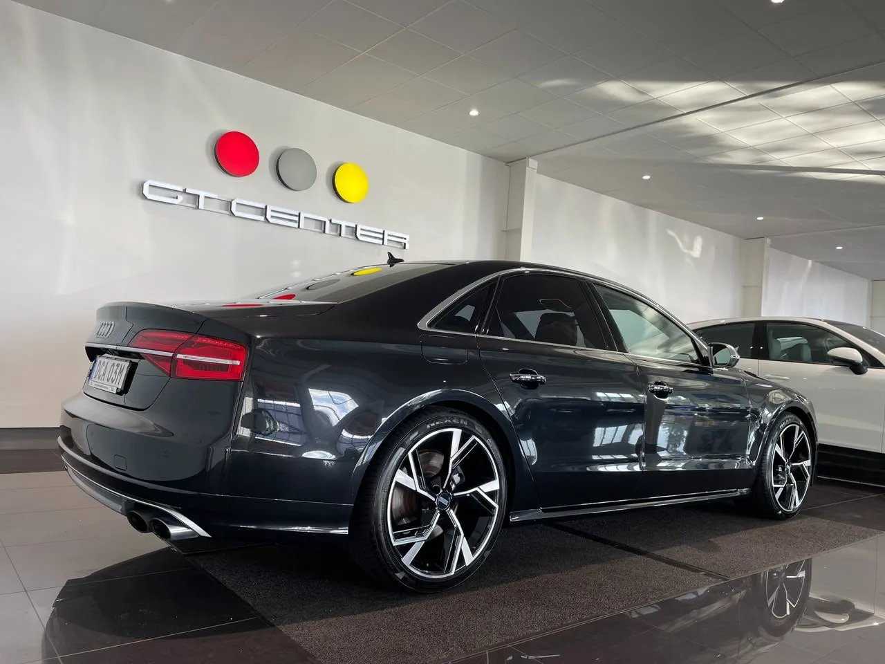 Vehicle image 8