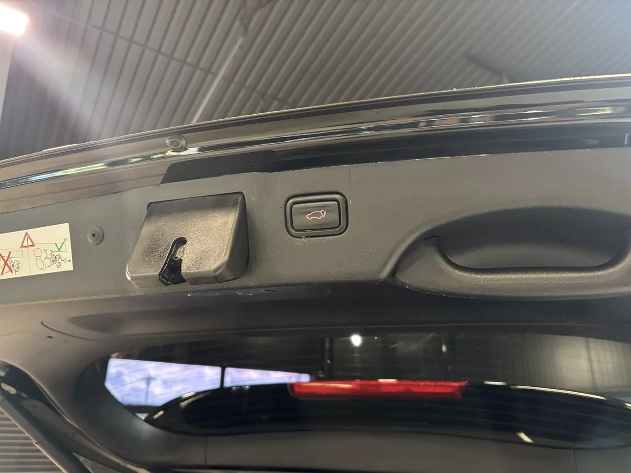 Vehicle image 25
