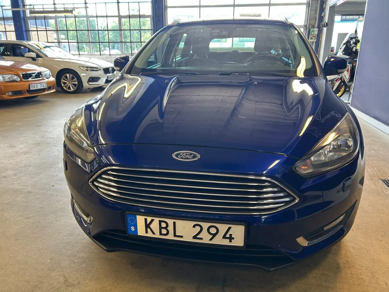 Vehicle image 7
