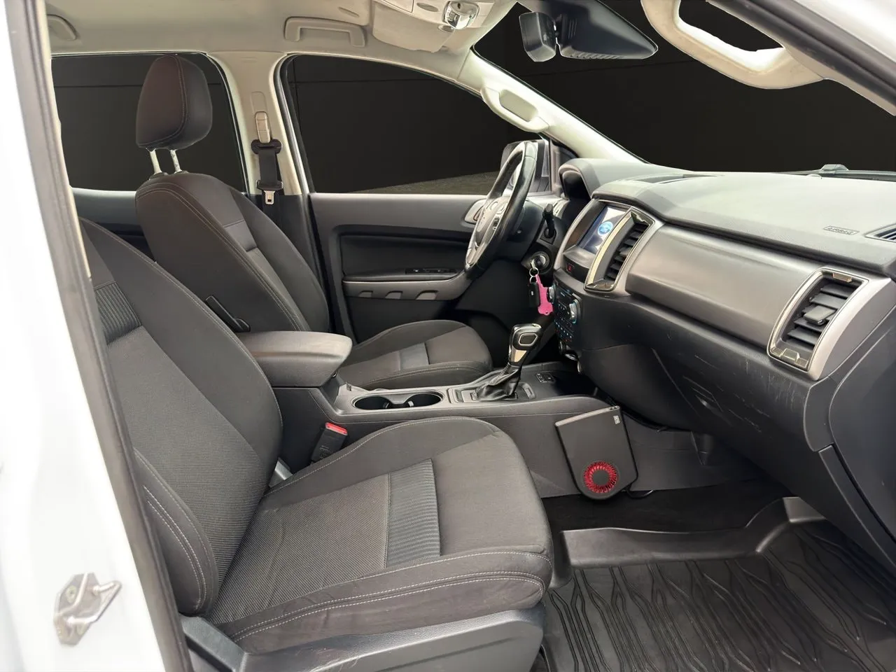 Vehicle image 25