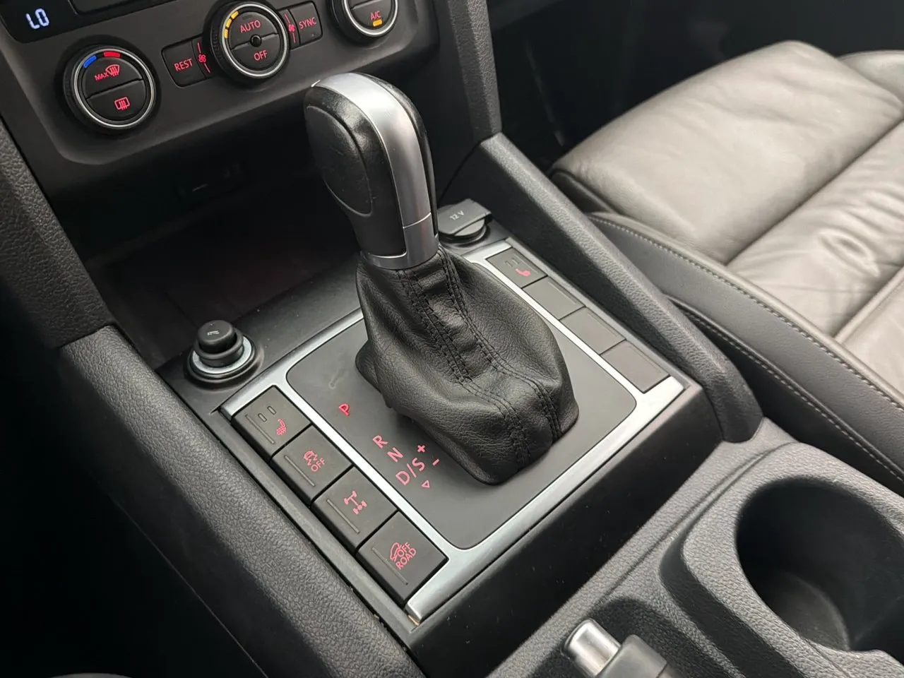 Vehicle image 28