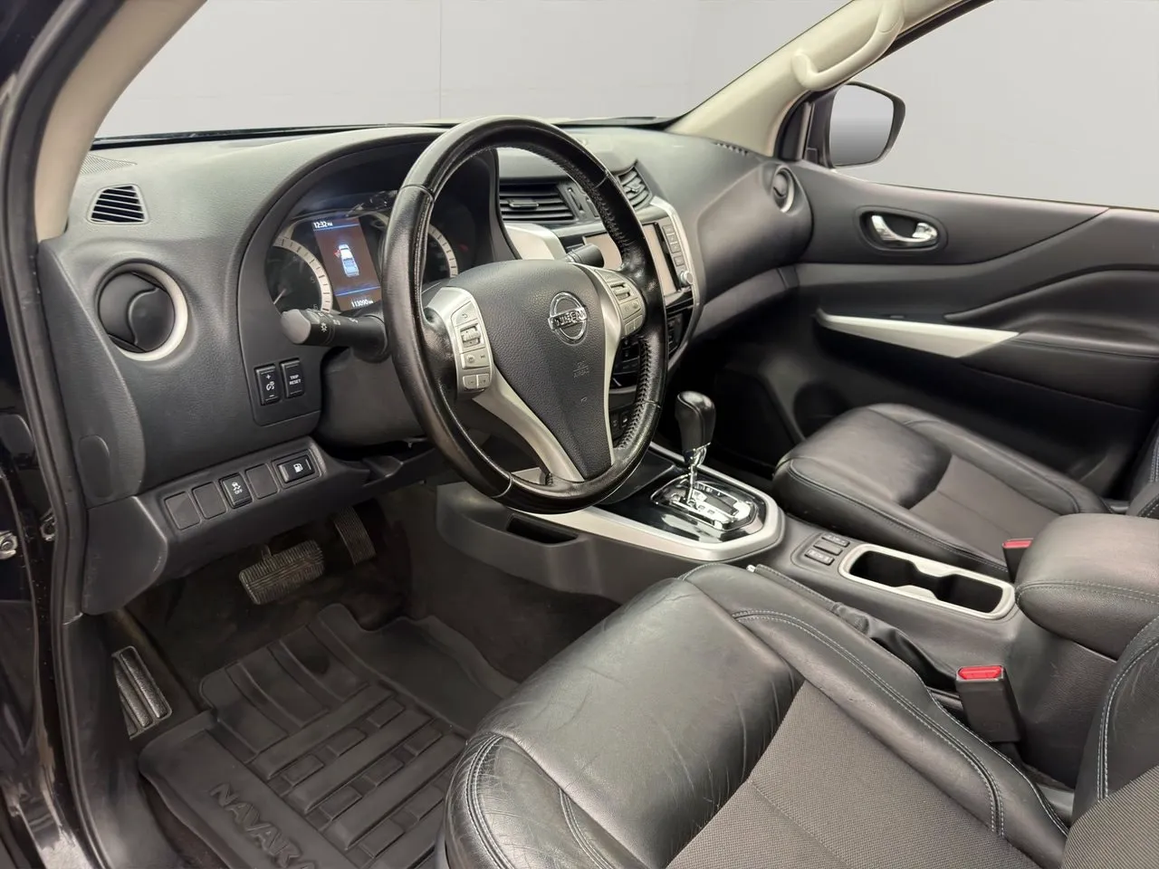 Vehicle image 14