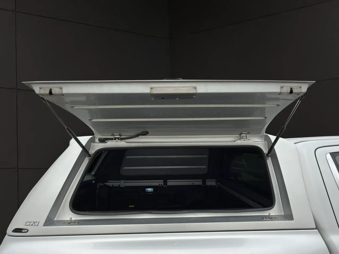 Vehicle image 16