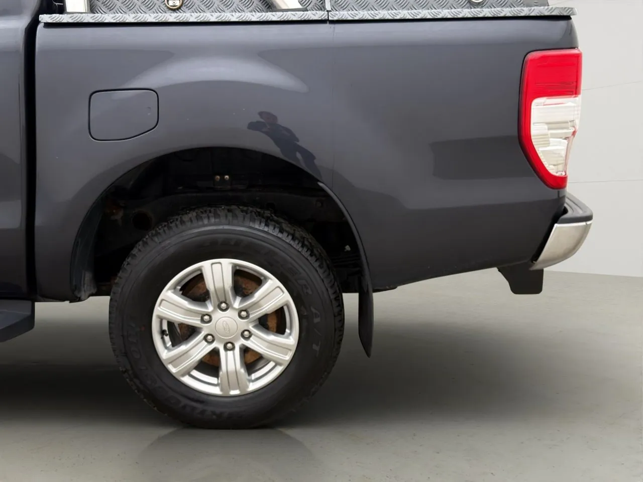 Vehicle image 30