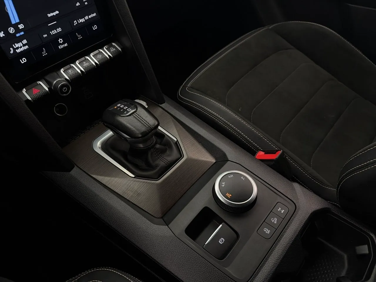 Vehicle image 28
