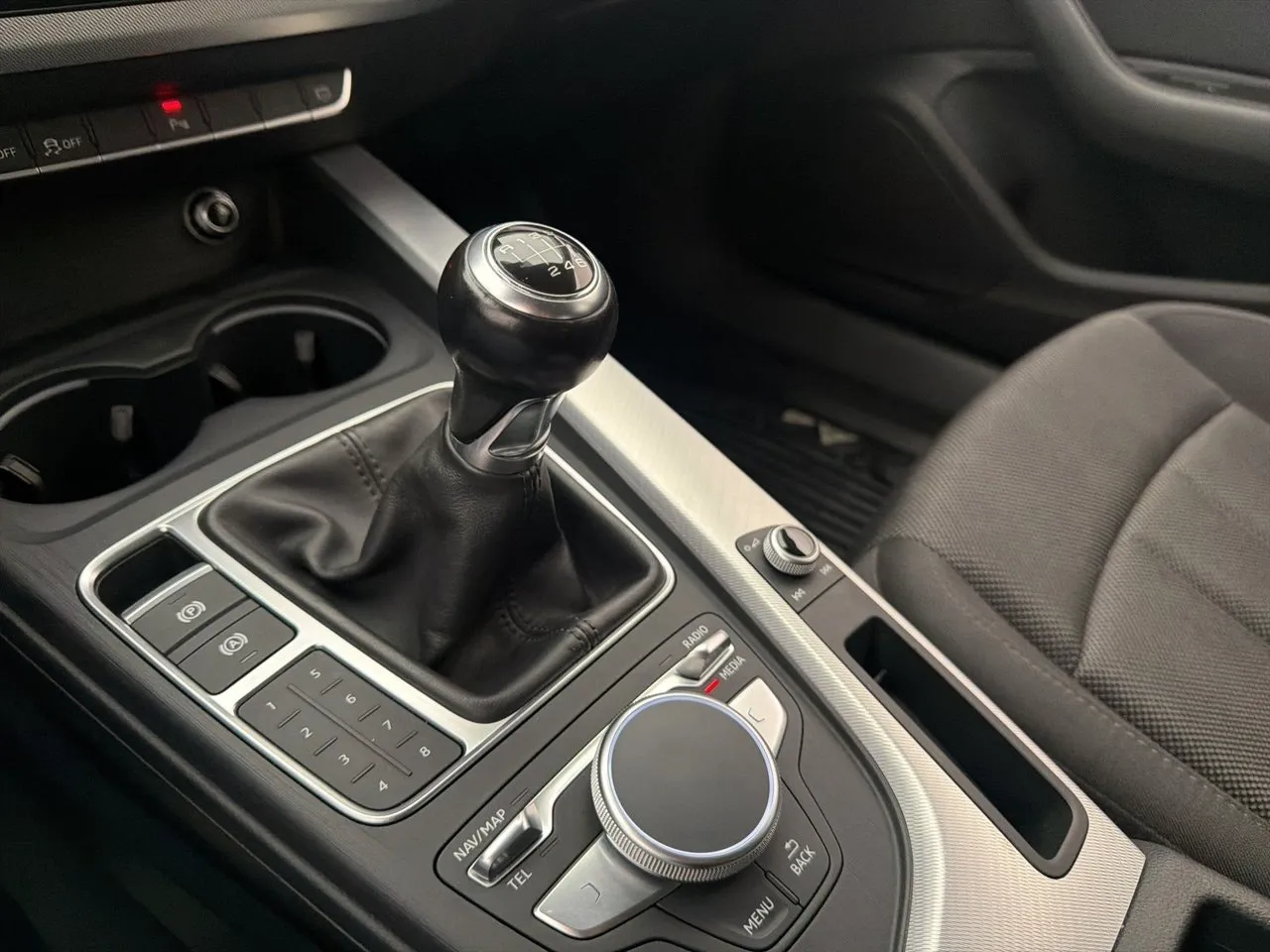 Vehicle image 21