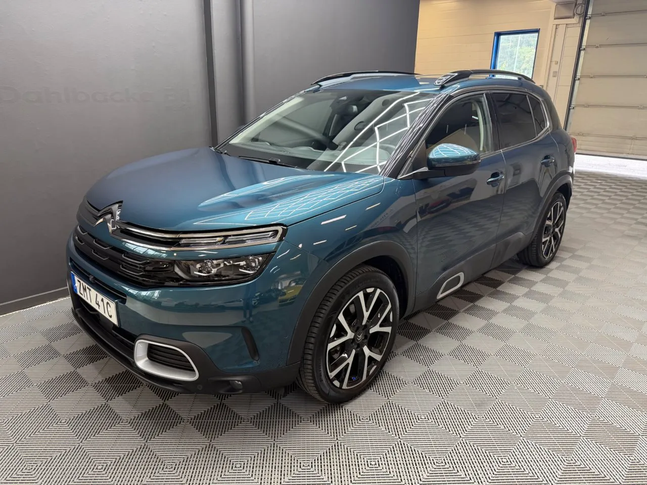 Vehicle image 1