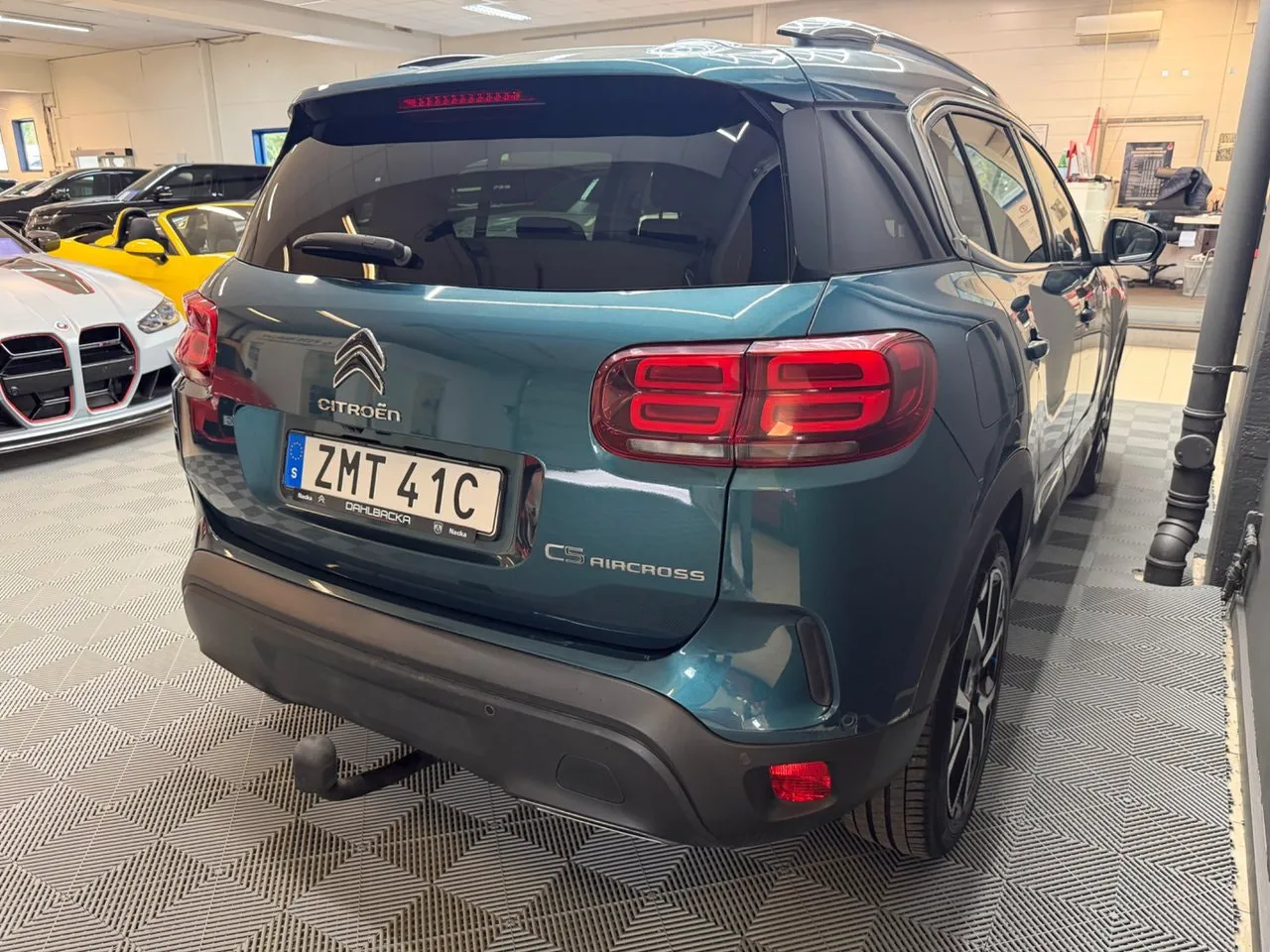 Vehicle image 4
