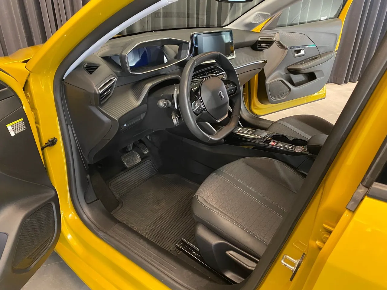 Vehicle image 23