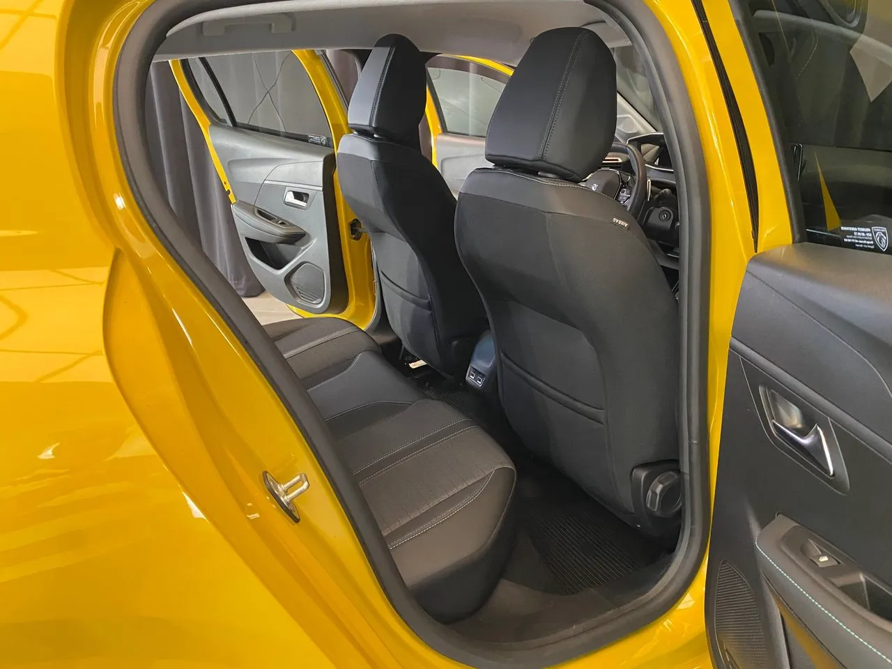 Vehicle image 31