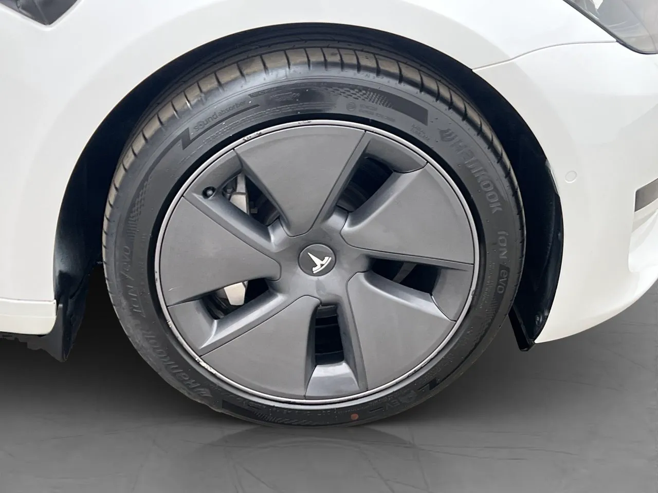 Vehicle image 33