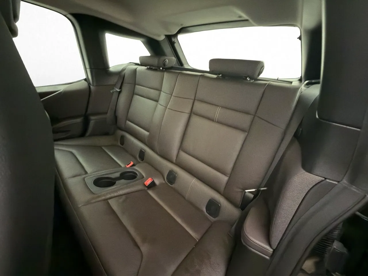 Vehicle image 28