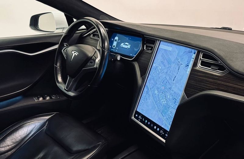 Tesla Model S bild 10