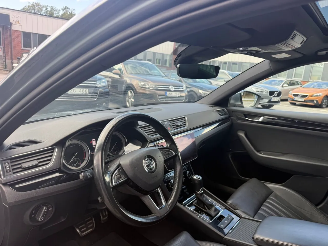 Vehicle image 8