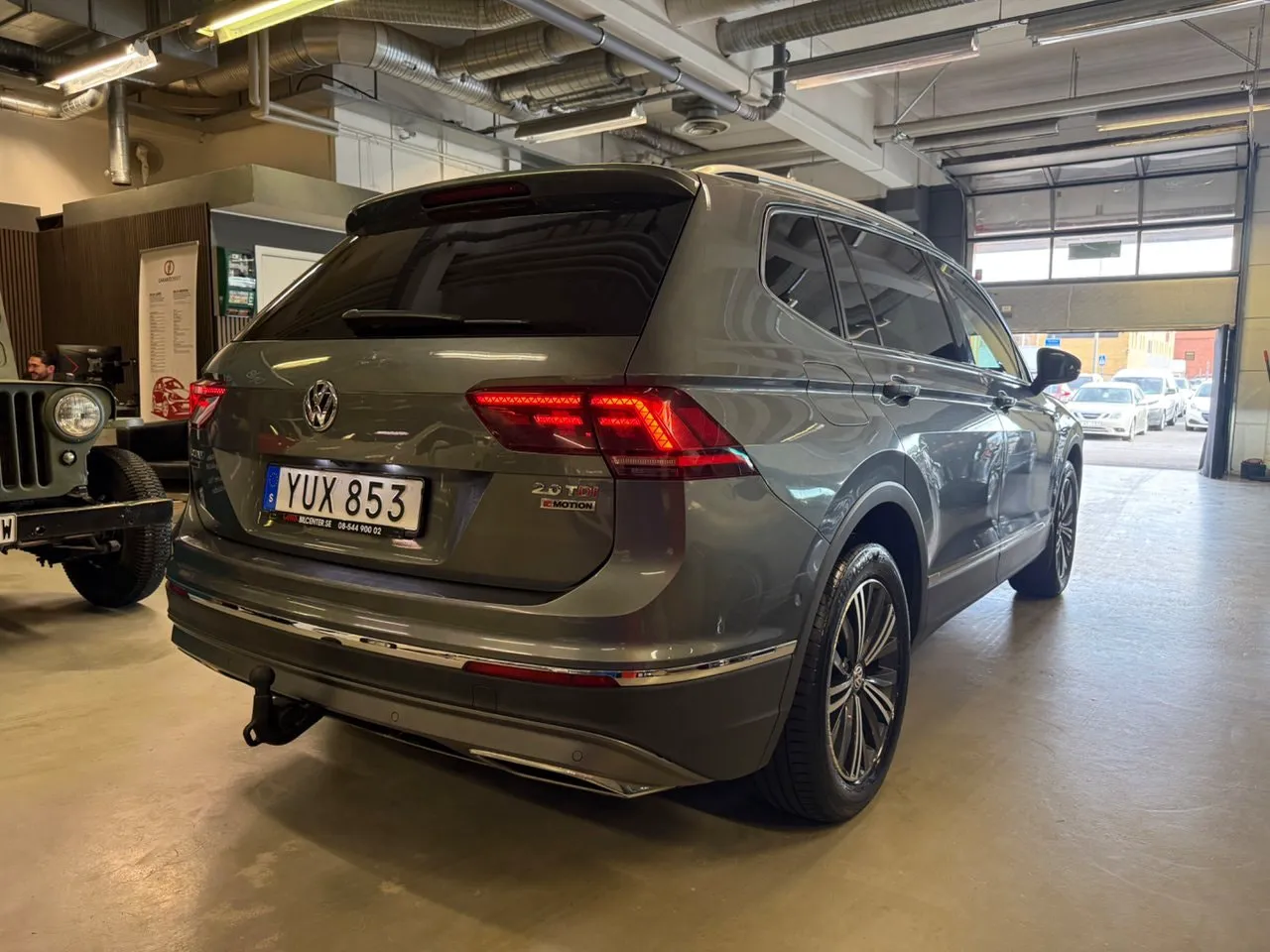 Vehicle image 5
