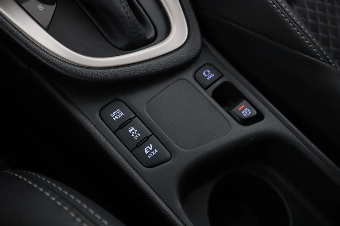 Vehicle image 25