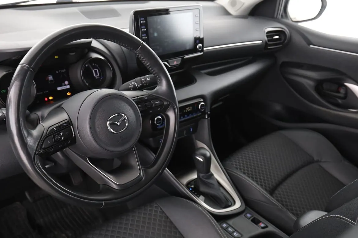 Vehicle image 11