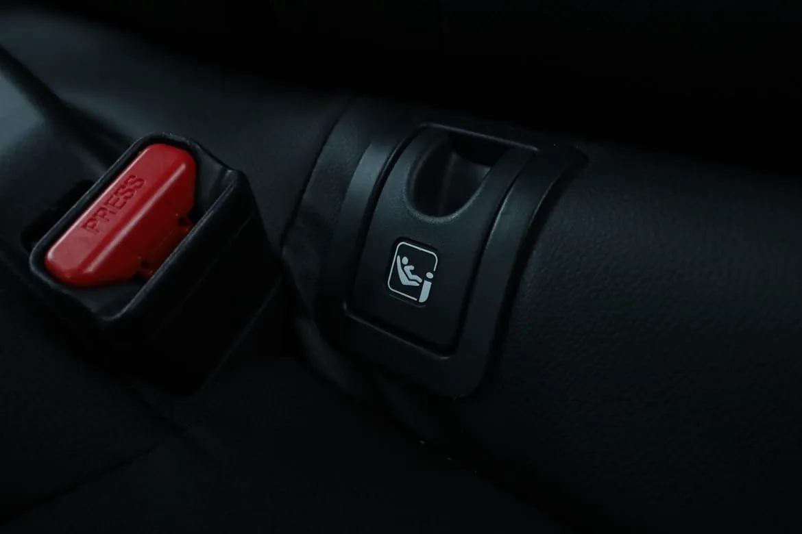 Vehicle image 32