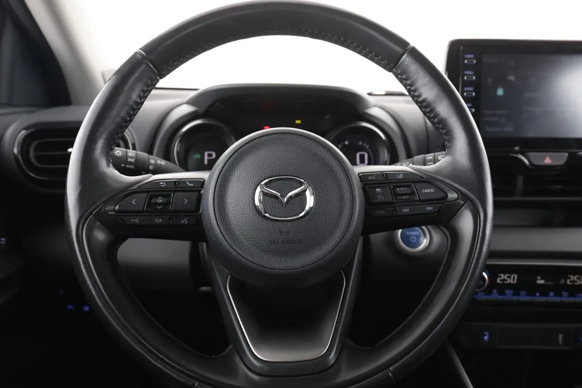 Vehicle image 18