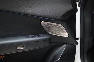 Mazda CX-6e bild 14