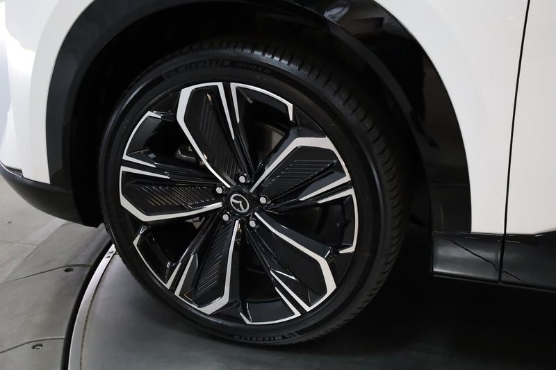 Mazda CX-6e bild 30