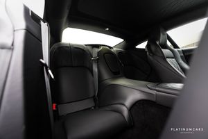 Aston Martin DB12 bild 7