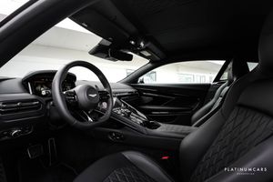 Aston Martin DB12 bild 5