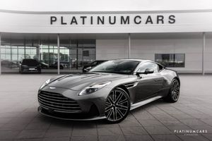 Aston Martin DB12 bild 1