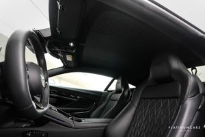 Aston Martin DB12 bild 8