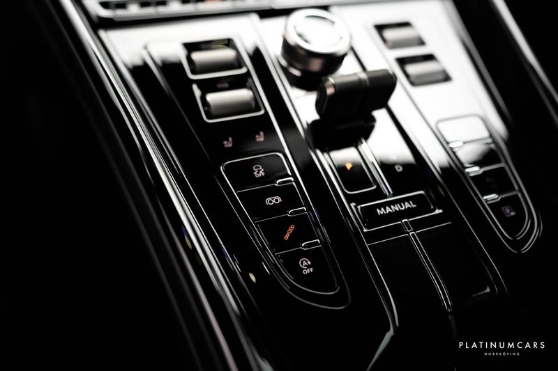 Aston Martin DB12 bild 12