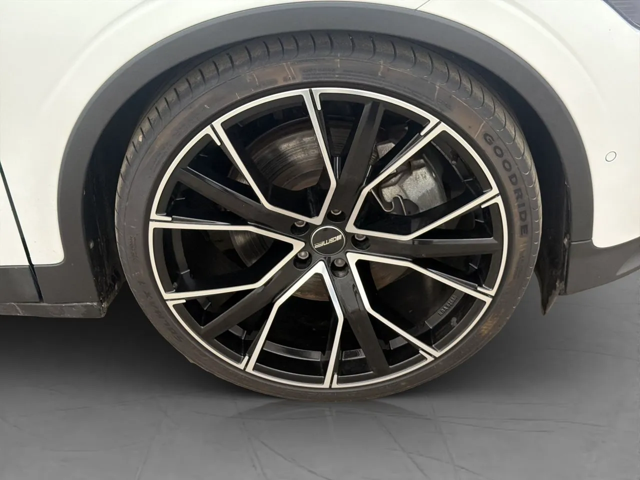 Vehicle image 36