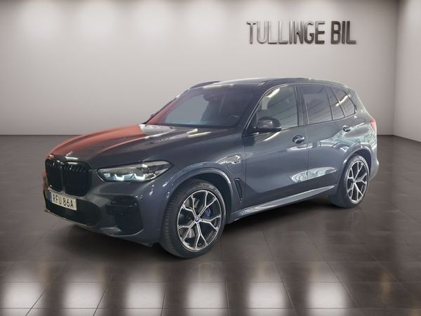 BMW X5 xDrive45e M-Sport Panorama Luft Drag H/K 21"Alu Lågmil - 2022